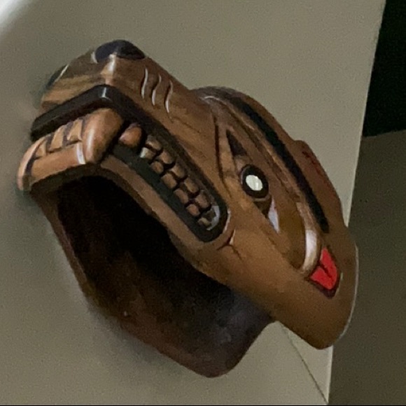 Northwest Coast–Style Carved Wooden Animal Head Painted and Inlaid Details - Picture 16 of 16
